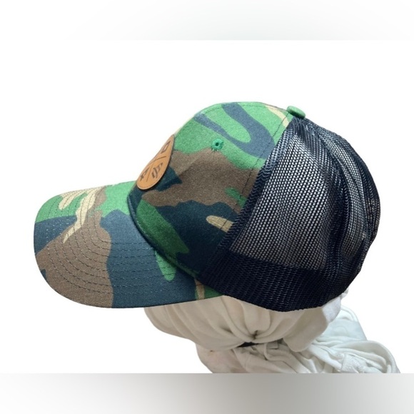 Port Authority Camo Snapback Trucker Cap Hat W/ Patch Boating Outdoors Camping - Picture 2 of 7